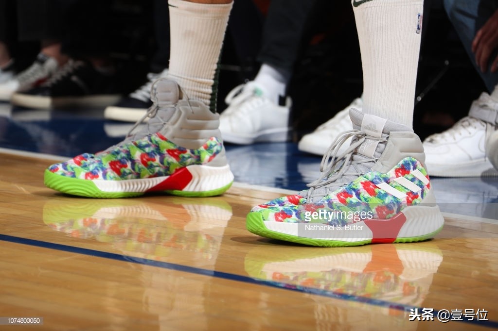 圣诞大战球鞋上脚,2010圣诞大战科比上脚球鞋
