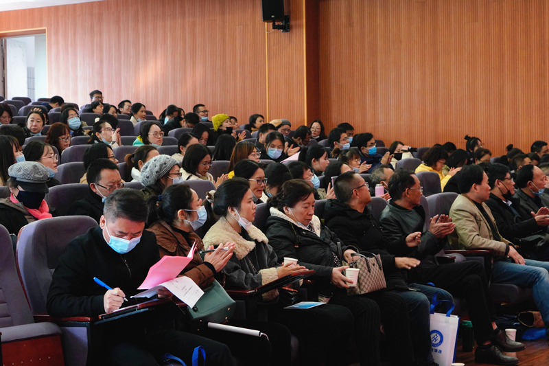 这所年轻学校的“教育奇迹”引来百余位教育同仁观摩学习