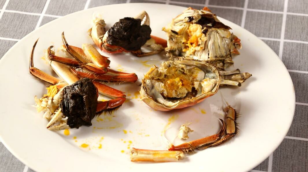 蒸螃蟹要不要焯水,蒸螃蟹热水下锅还是冷水下锅好