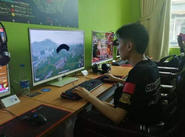 网瘾少年身价3亿,23岁网瘾小伙