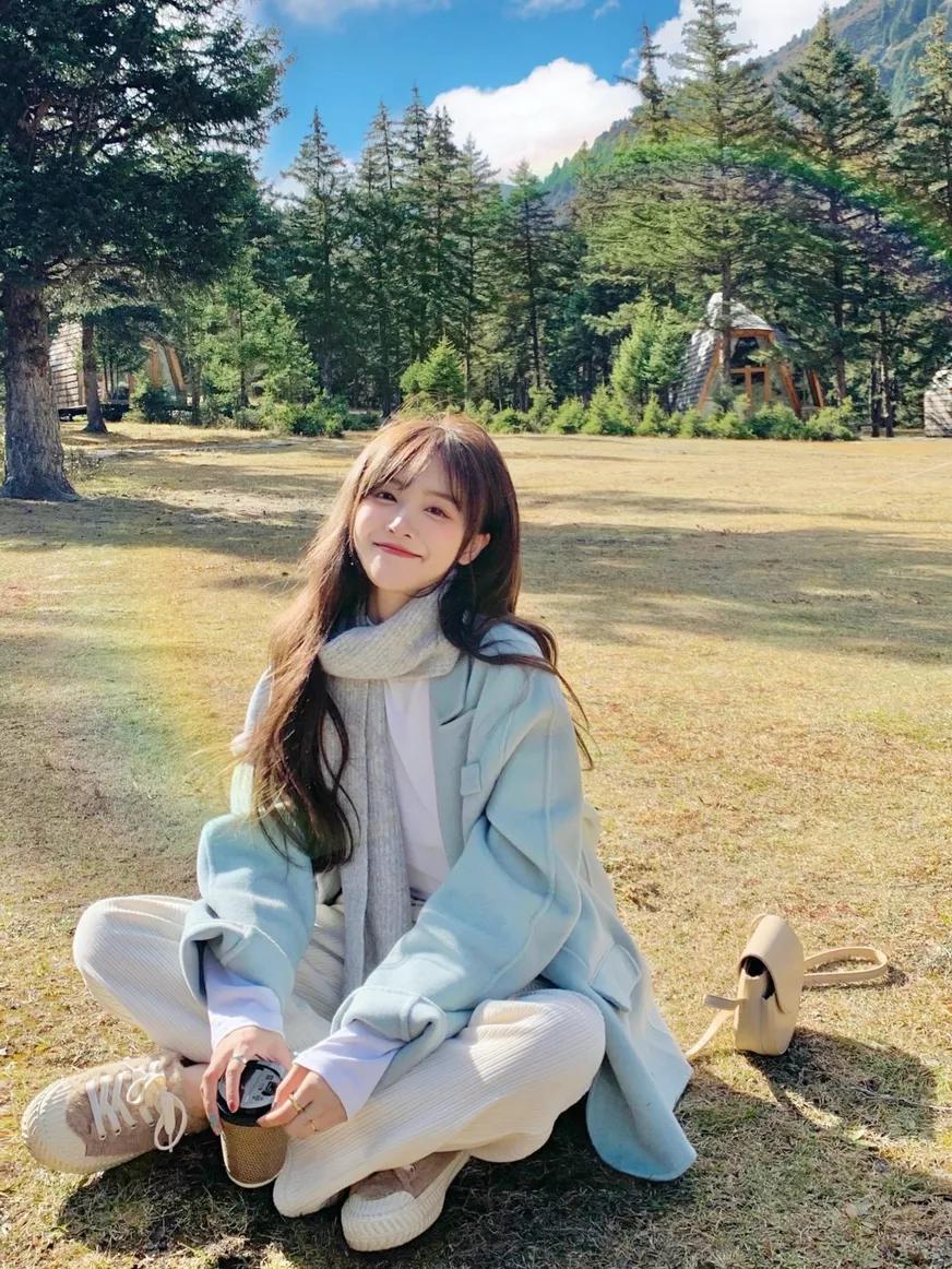 烂大街的阔腿裤也穿出高级感,阔腿裤就要选择保暖又显瘦的