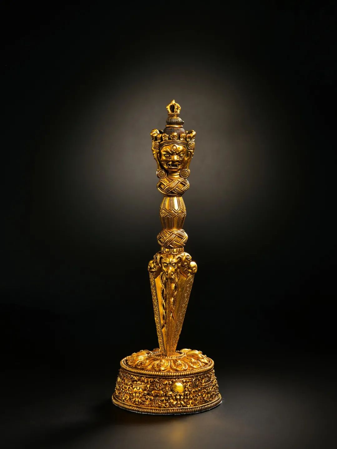 古天一拍卖2022秋拍成交记录,2023年竞价过亿拍品成交现场