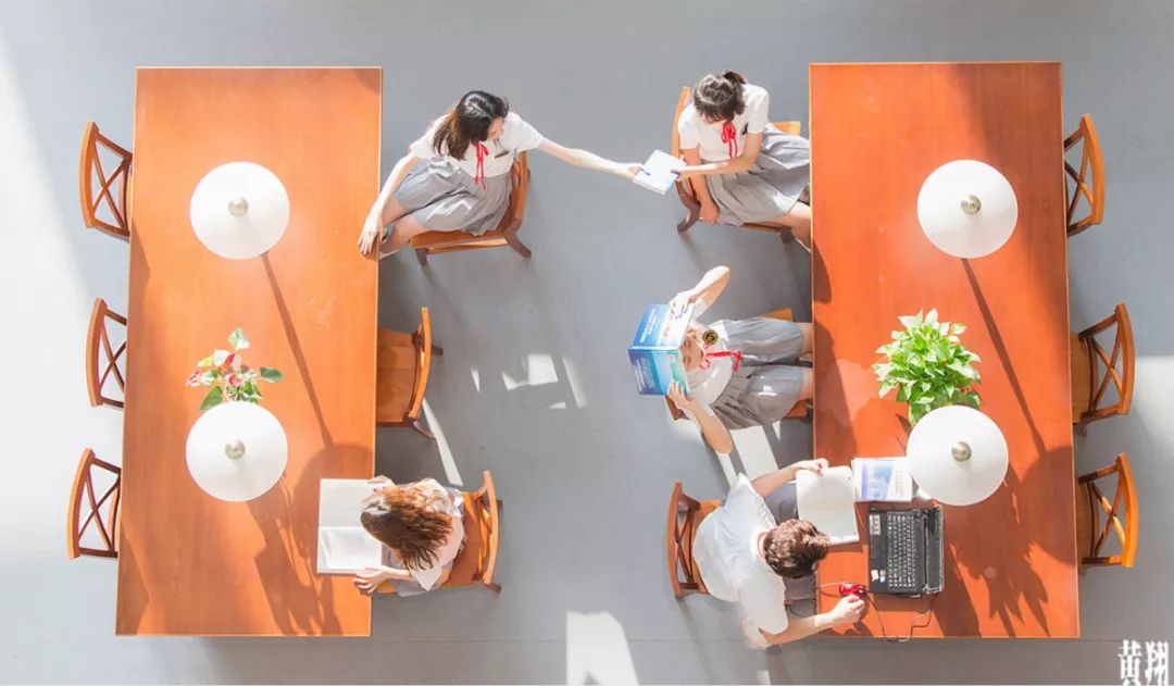 毕业季毕业照拍照姿势,毕业季来袭这些毕业照太硬核