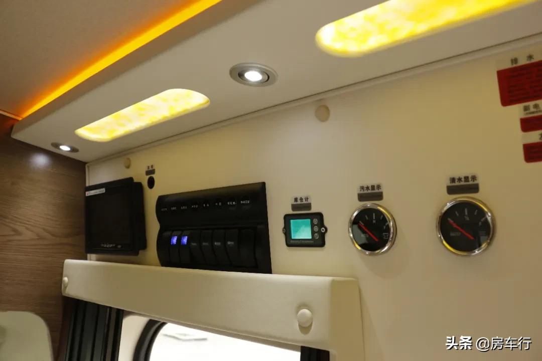 福特卫航房车2.2t柴油,福特新全顺2023款卫航房车