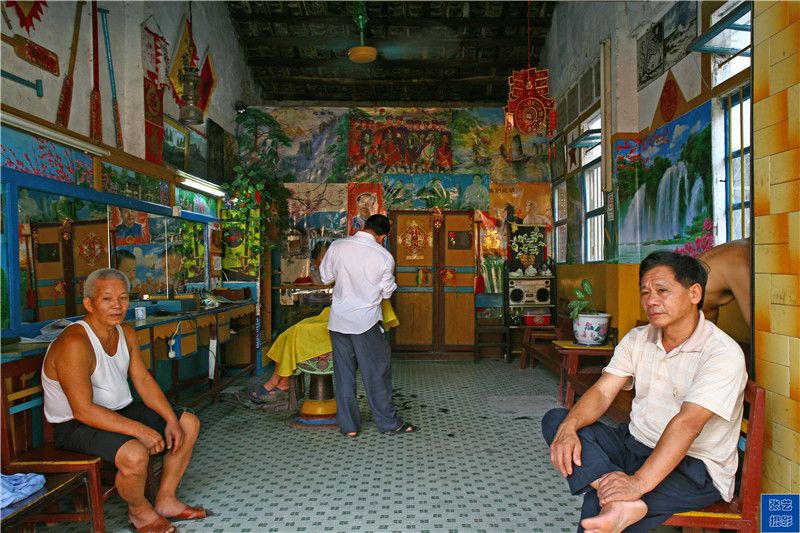 理发店老式理发椅子,理发店俄罗斯