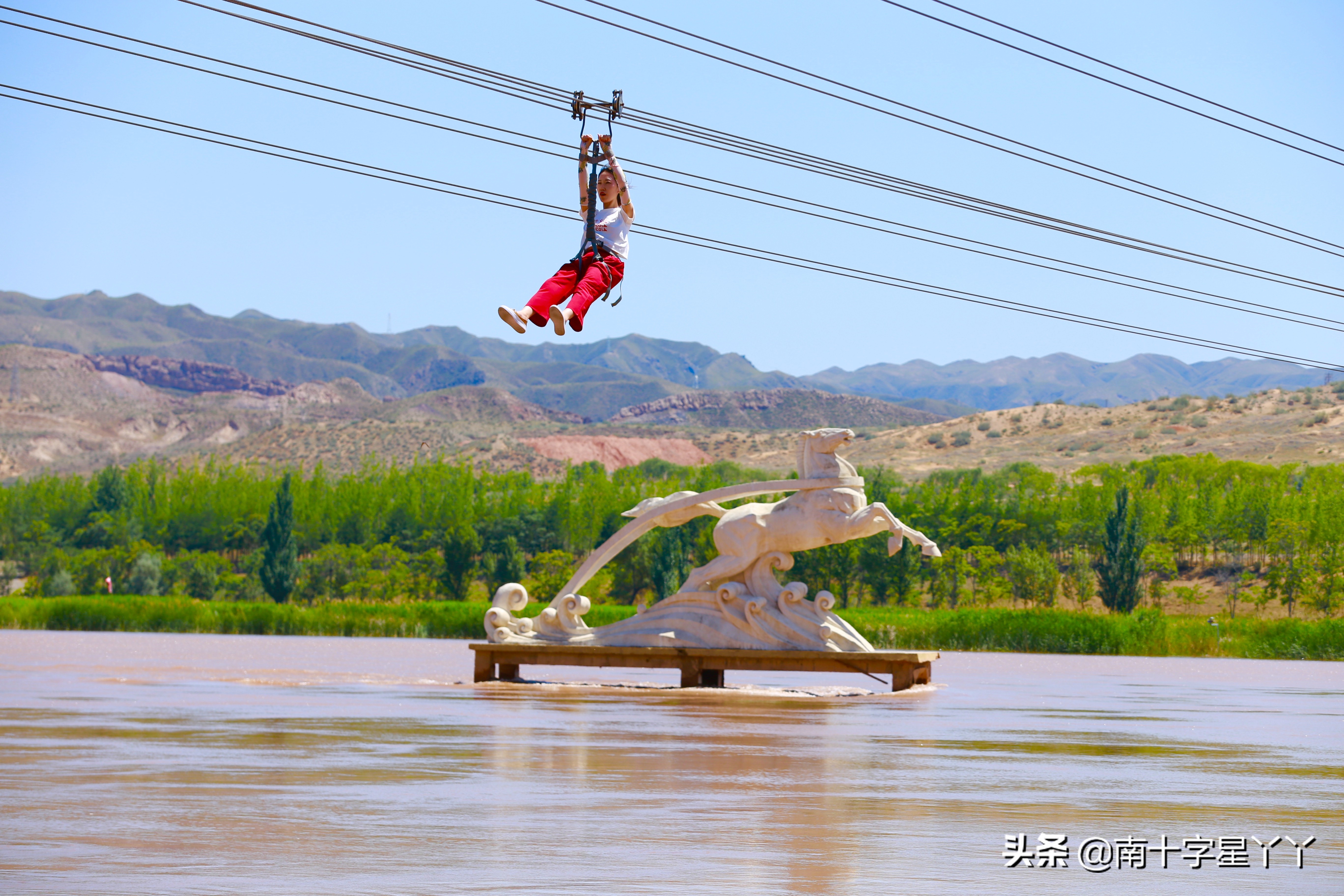 宁夏沙坡头沙漠美景,沙坡头沙漠区和黄河区