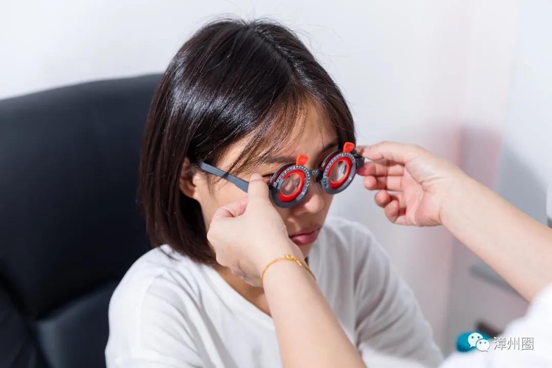 漳州这个老板太任性，包下一层楼开眼镜店