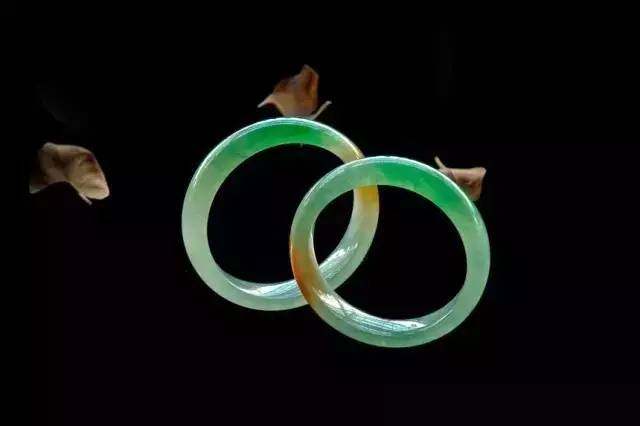 翡翠手镯正圈和圆条的区别,翡翠手镯有空心的吗