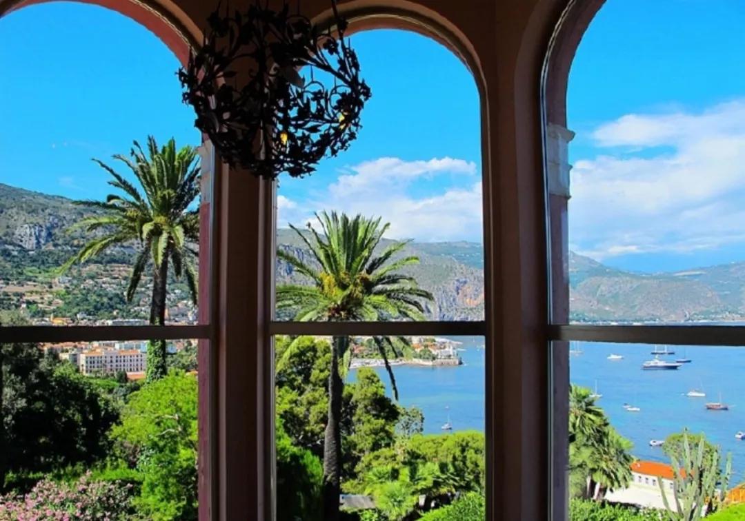 亿万富翁的有钱人生完整视频,亿万富豪的富贵人生