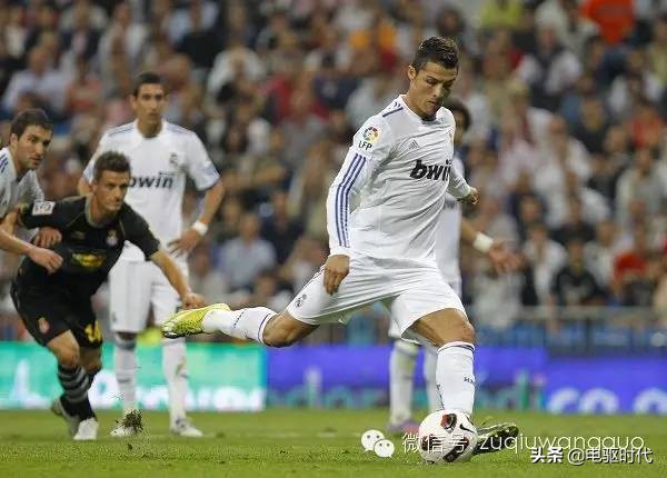 牛尾巴挑球过人教学,球球过人技巧