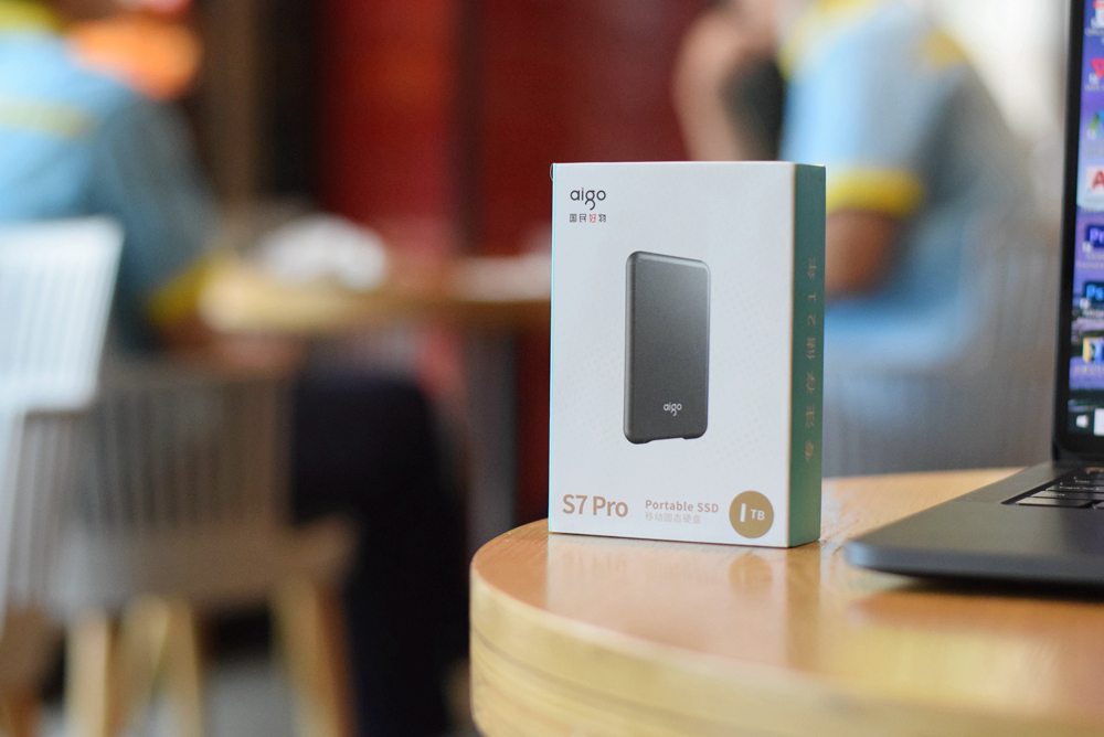 固态硬盘只有几kb,固态硬盘读取速度只有十几m