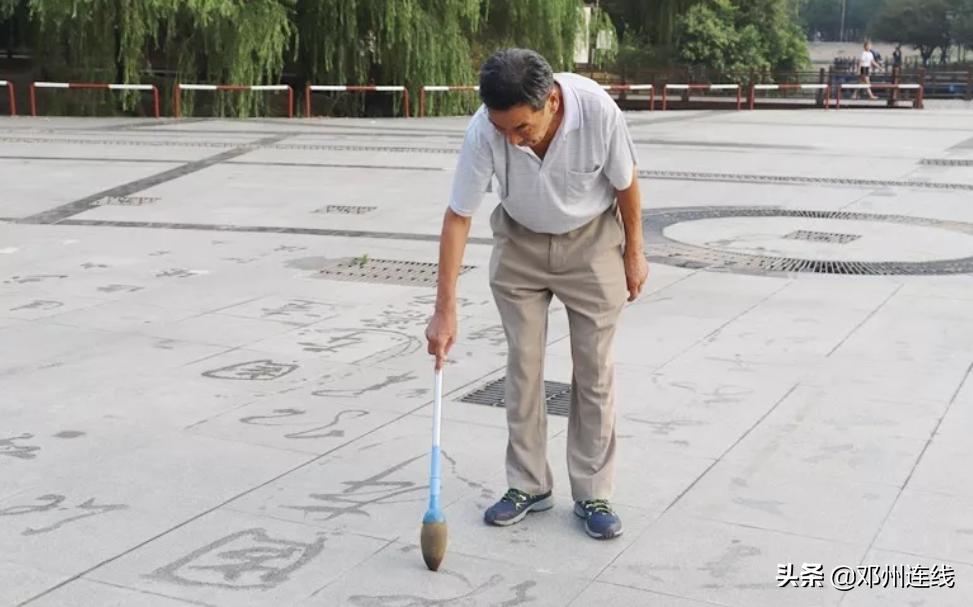 邓州公园晚上,邓州好玩的公园