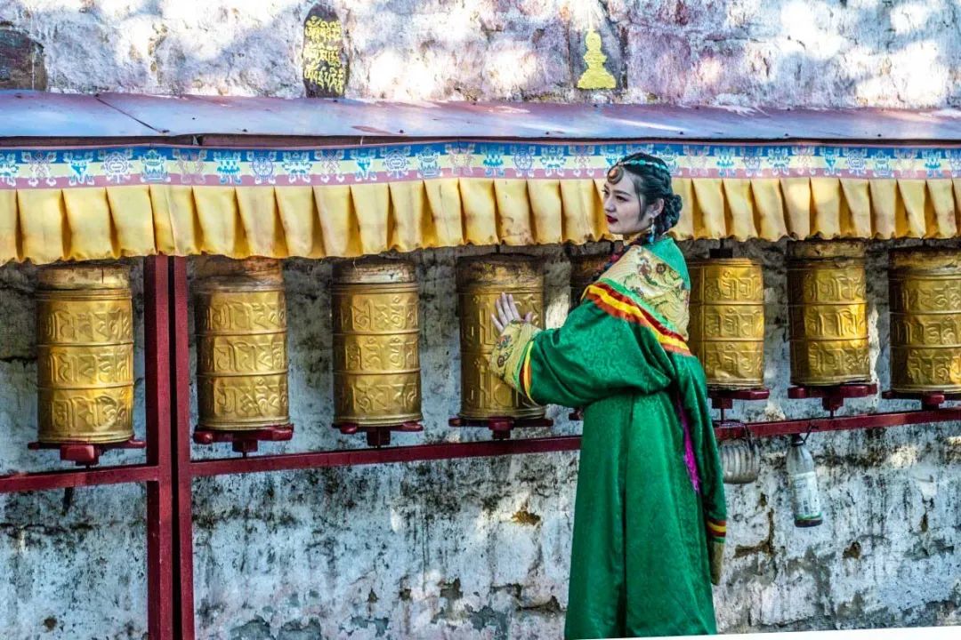 冬日的西藏才是人世间最美的天堂,西藏朝圣路上的美景