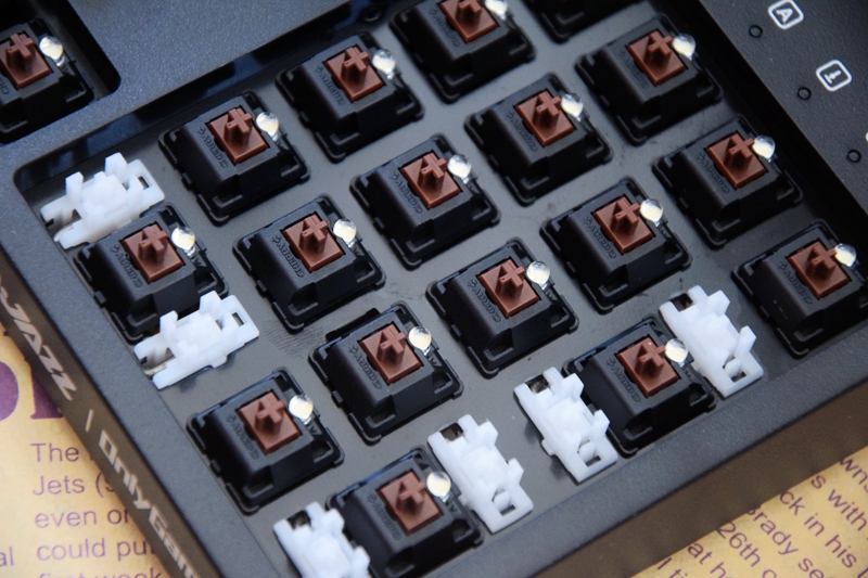 AJAZZ黑爵AK535机械键盘,原厂樱桃轴,299元体验还不错