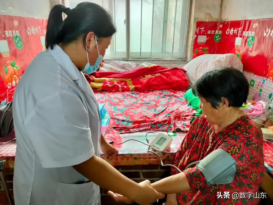 查体车开进村，医生找上门！莱西市市立医院开展“走百村进万家”健康义诊活动