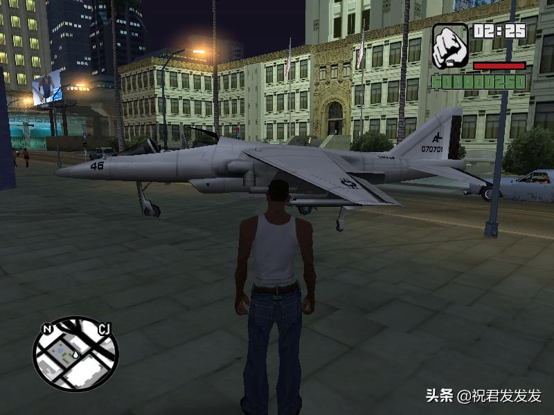 侠盗飞车:开坦克上街最多到3星,坦克会被打爆,尴尬的是不能停