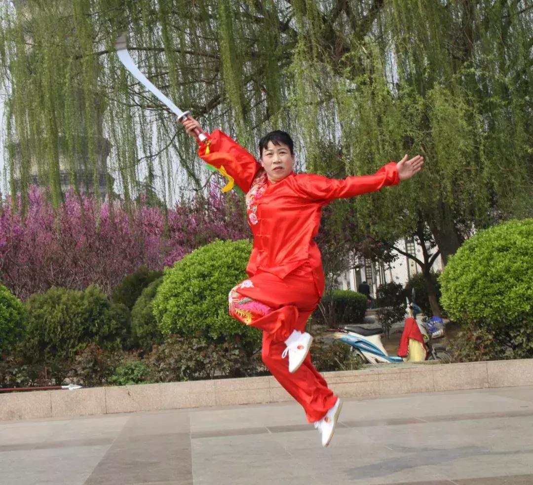 没学过武术怎么变得厉害,没学过武术如何练基本功