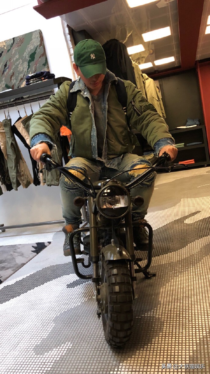 10位男星颜值今昔对比,10位男歌手今昔对比