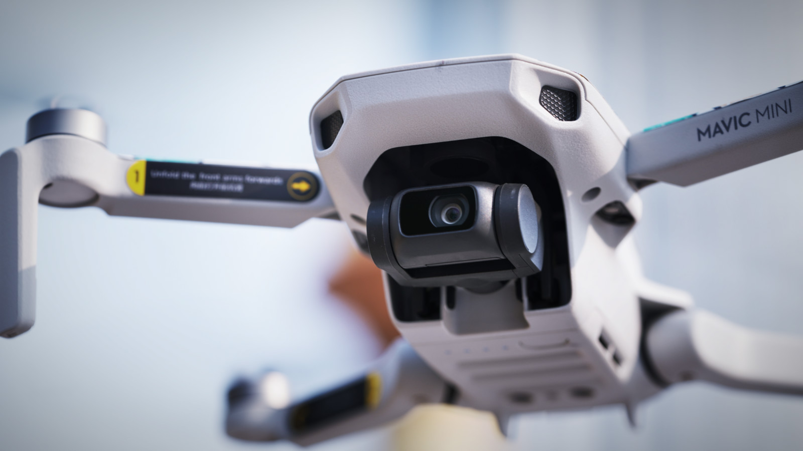 大疆，发起狠来连自己都打——两千元的无人机来袭