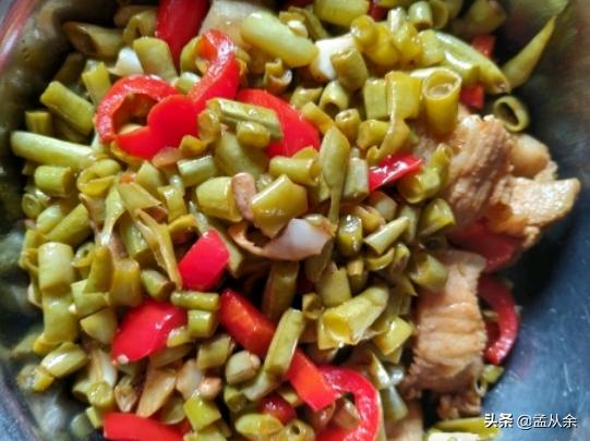 豆角酸菜怎么泡又酸又脆,酸豆角怎么泡又脆又好吃放糯米水