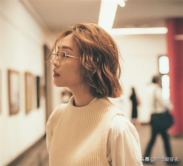 30-40岁女人适合的发型蛋卷烫,脸型小的烫什么发型好看40岁女人