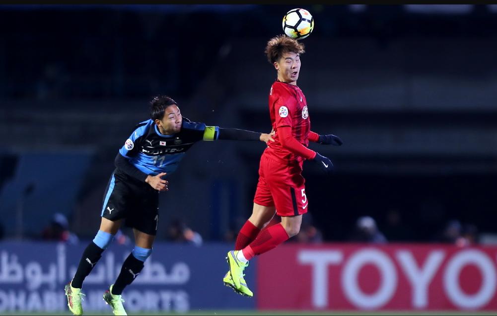 上海上港足球队员石柯续约了没,石柯发文告别胡尔克