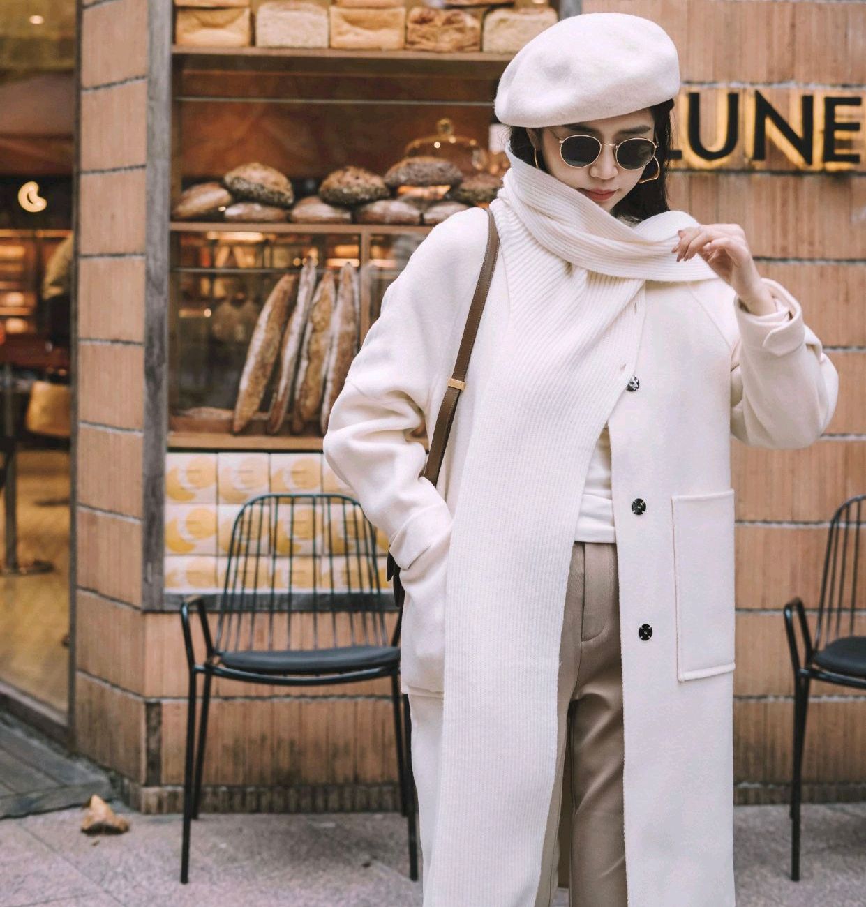 高端驼色毛呢大衣穿搭高级感,呢子大衣配直筒裤穿搭高级感