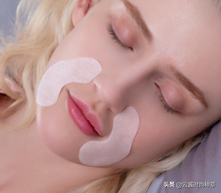 董洁的法令纹和眼窝很深,董洁为何不注射玻尿酸去法令纹