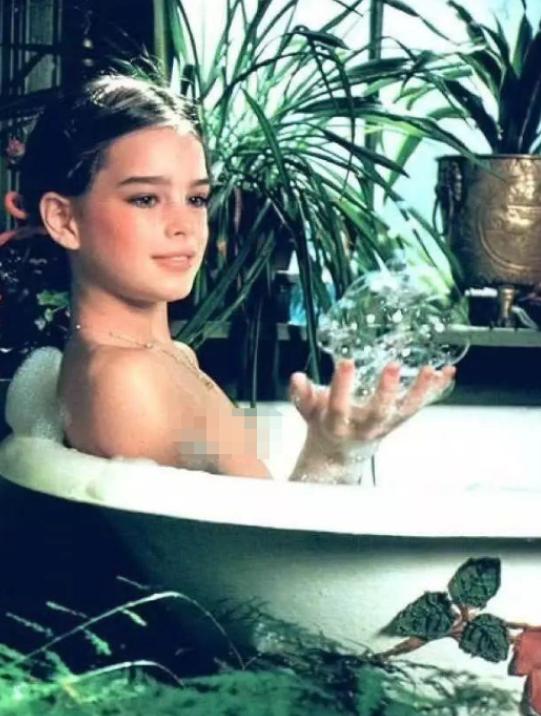 迈克尔·杰克逊前女友波姬小丝,10岁出道,既纯又欲,如今怎样了