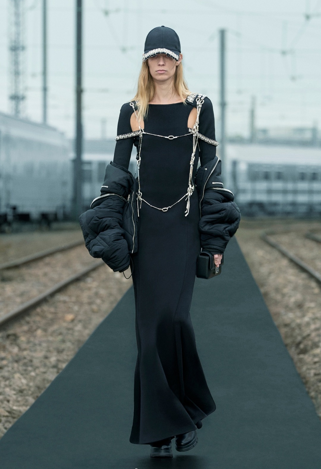 givenchy纪梵希范丞丞,givenchy代言人虞书欣