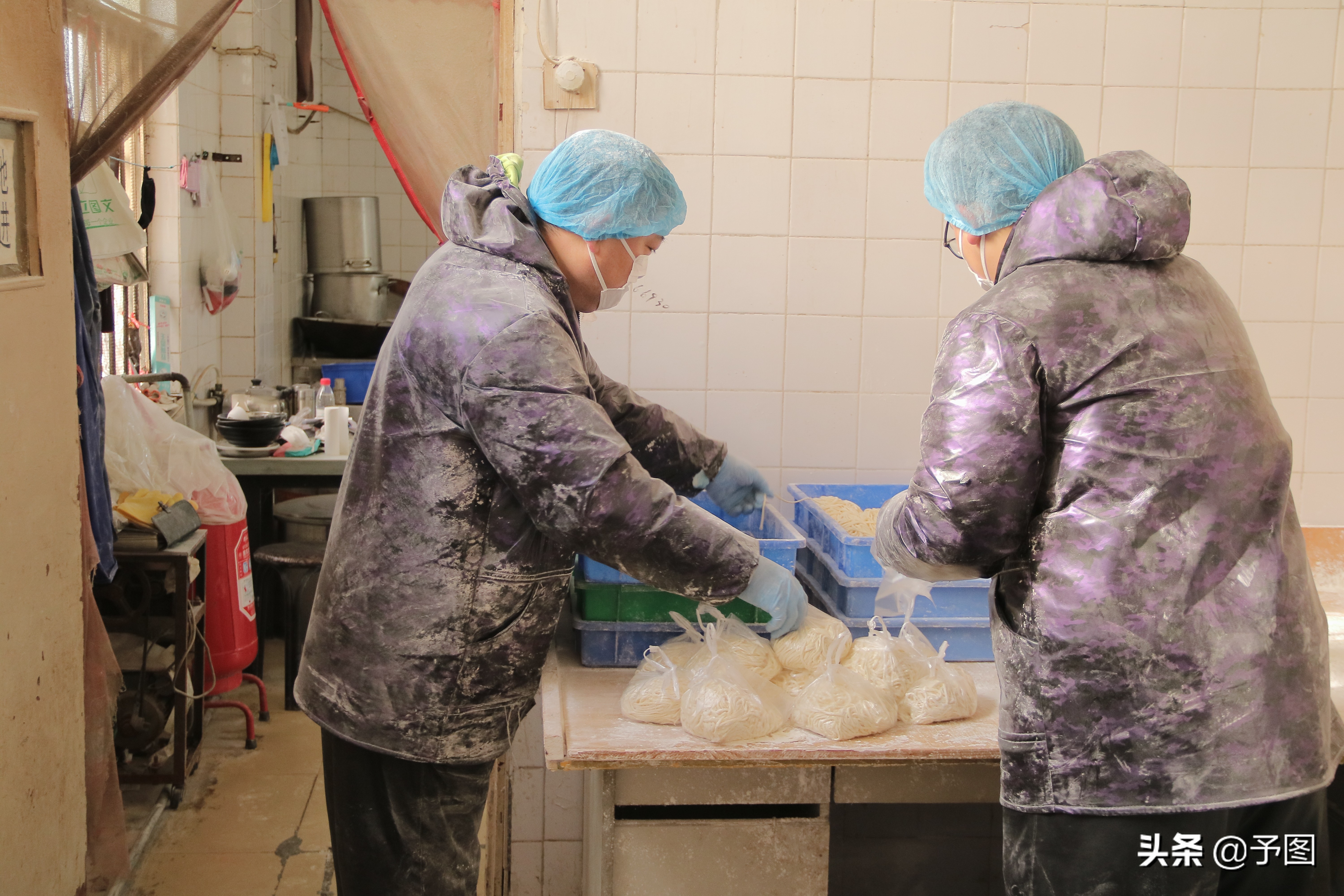 上海夫妻开面馆23年,一对90后小夫妻开面馆