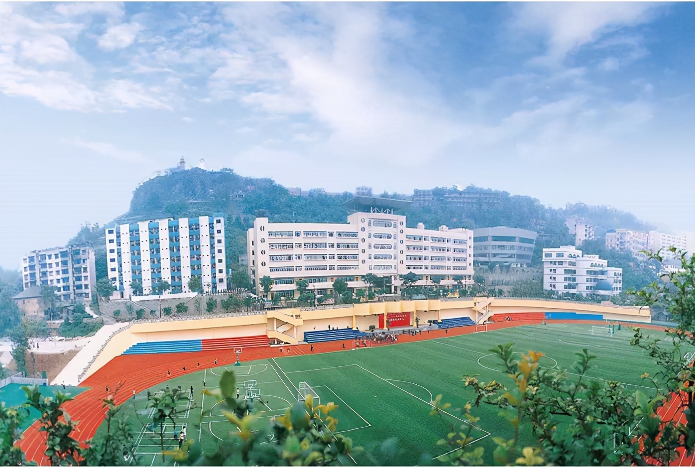 重庆哪所学校环境最好,重庆最美学校