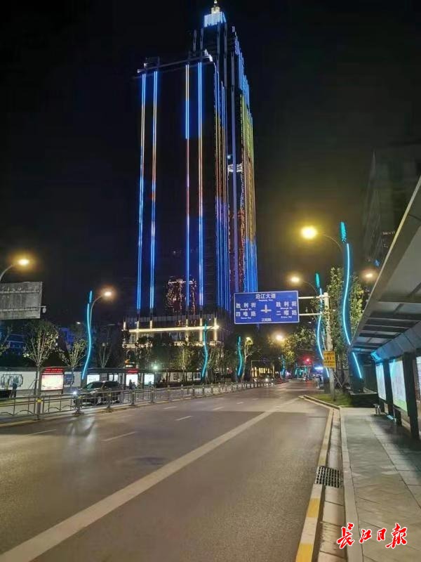 360度全景旋转观看直播,24小时看武汉直播