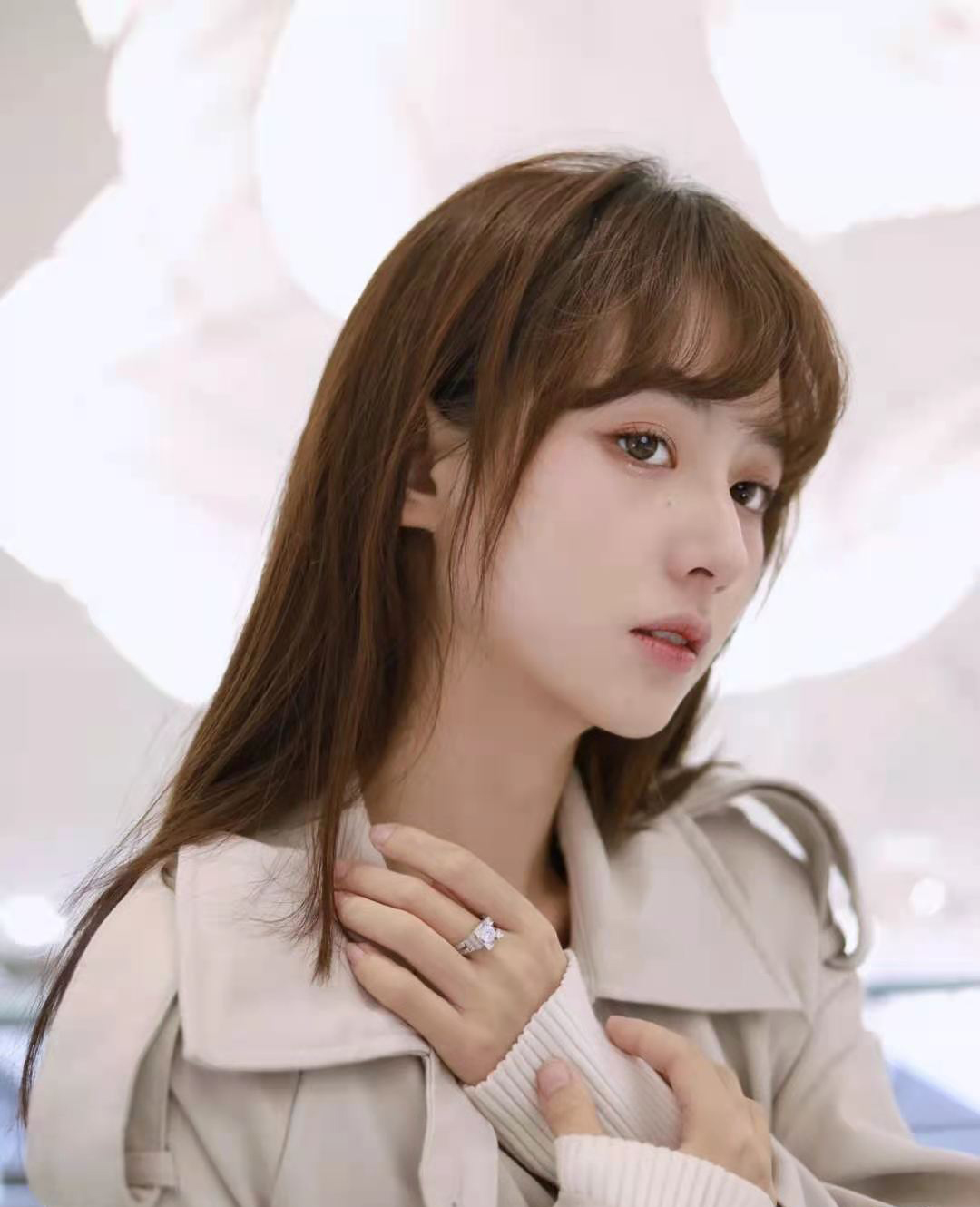 婚戒手指变粗取不出来了,手指变细戒指