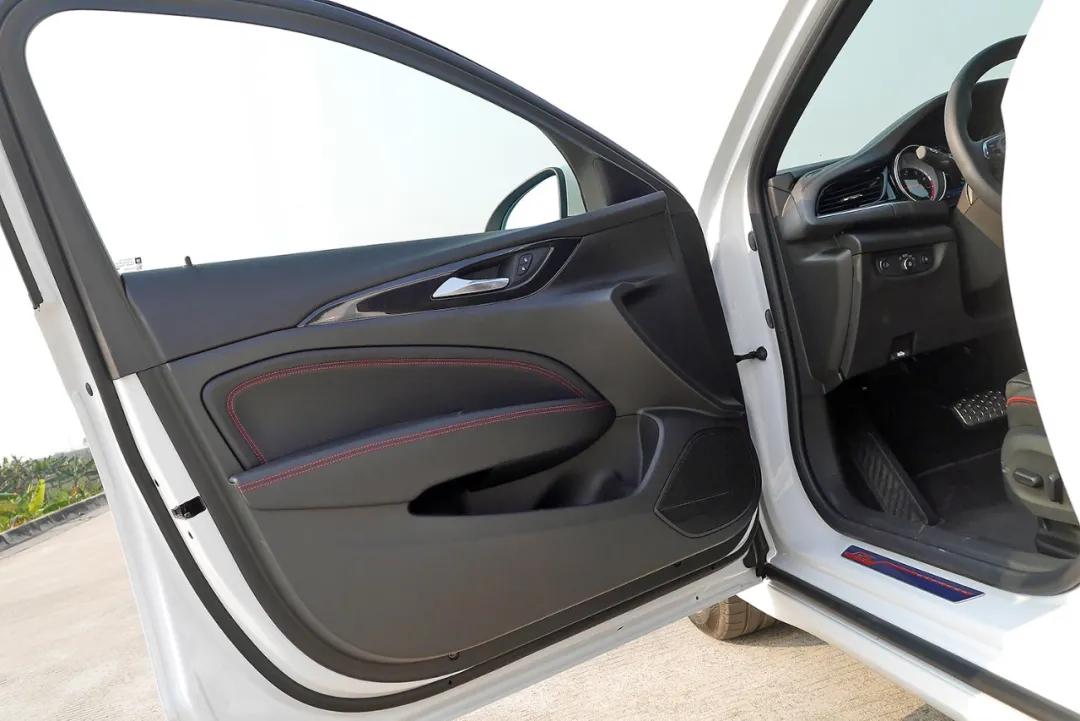 花钱办健身卡了还要自己去,君威gs的bose音响