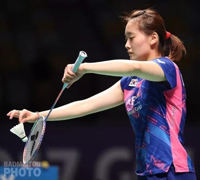 羽毛球拍拉线拉多少磅最好,羽毛球线自己拉线怎么判断磅数