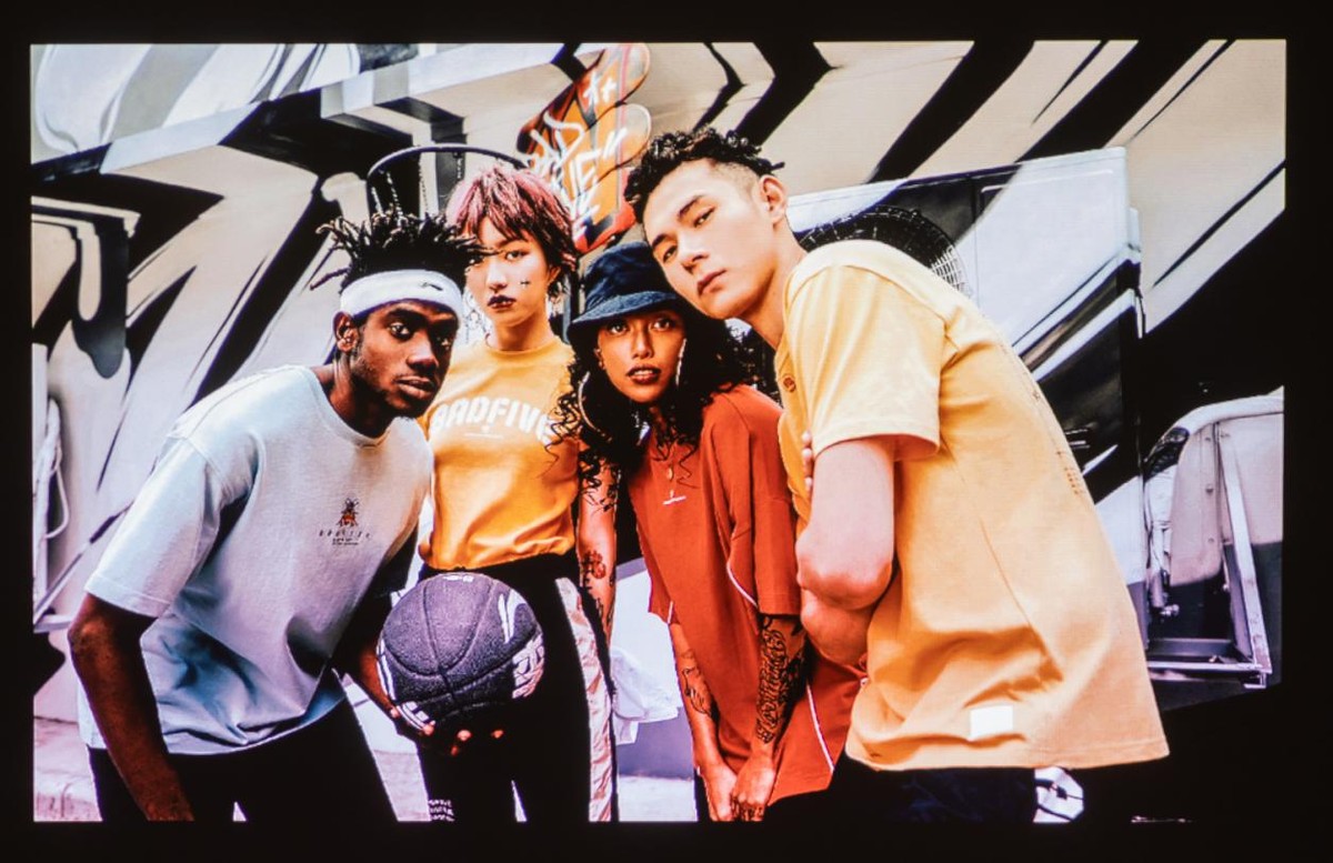 明基投影仪e520和明基w1120,明基e520无线投影仪使用教程