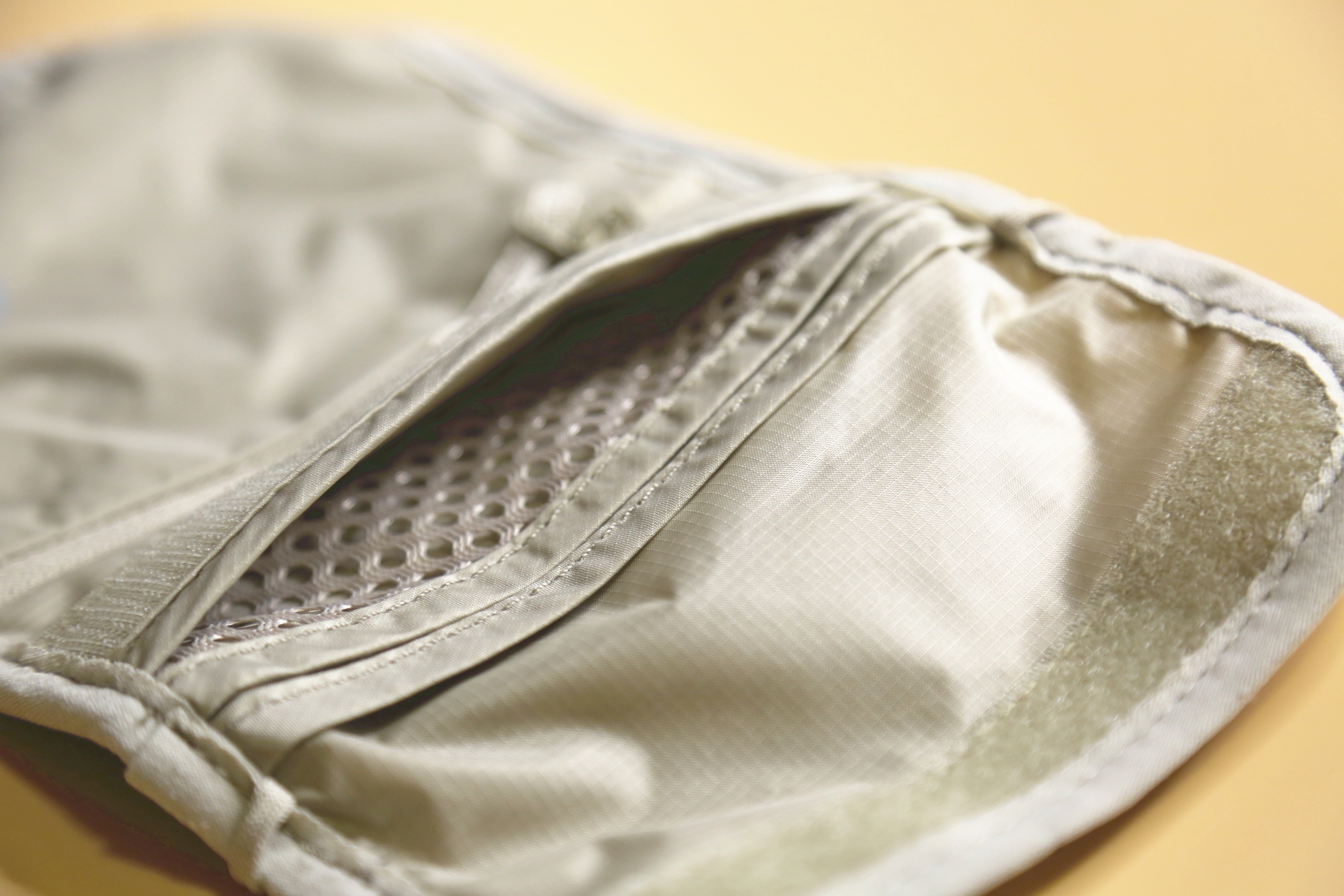 德国多特deuter旅行护照包，安全便携，出境游的随身保险箱