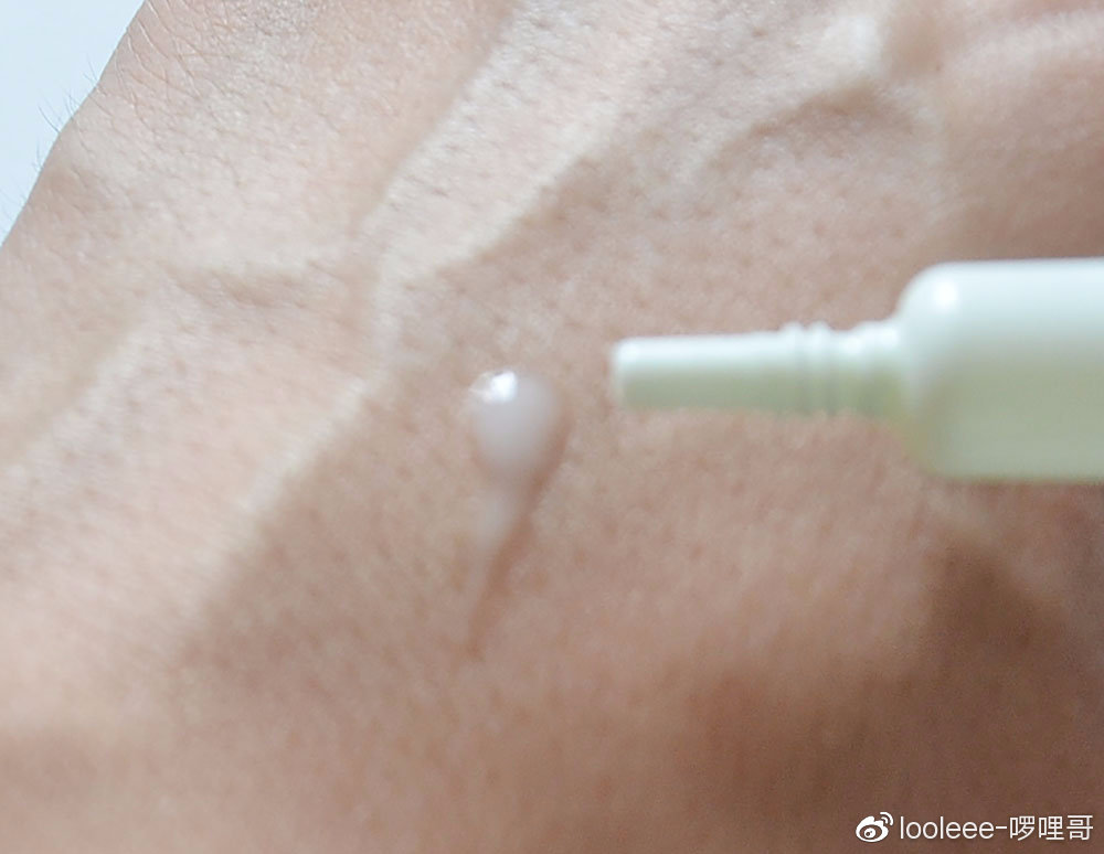 haku美白精华液粉底,haku植物透亮保湿精华6ml