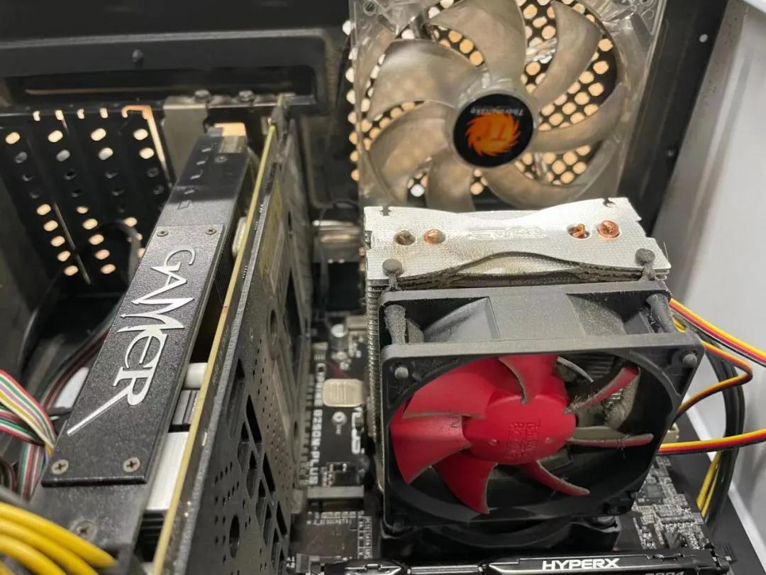 电脑卡顿用什么清理软件好,电脑玩着卡顿除了清灰还需要什么