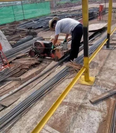累不死的钢筋工晒不死的架子工,工地木工累还是架子工