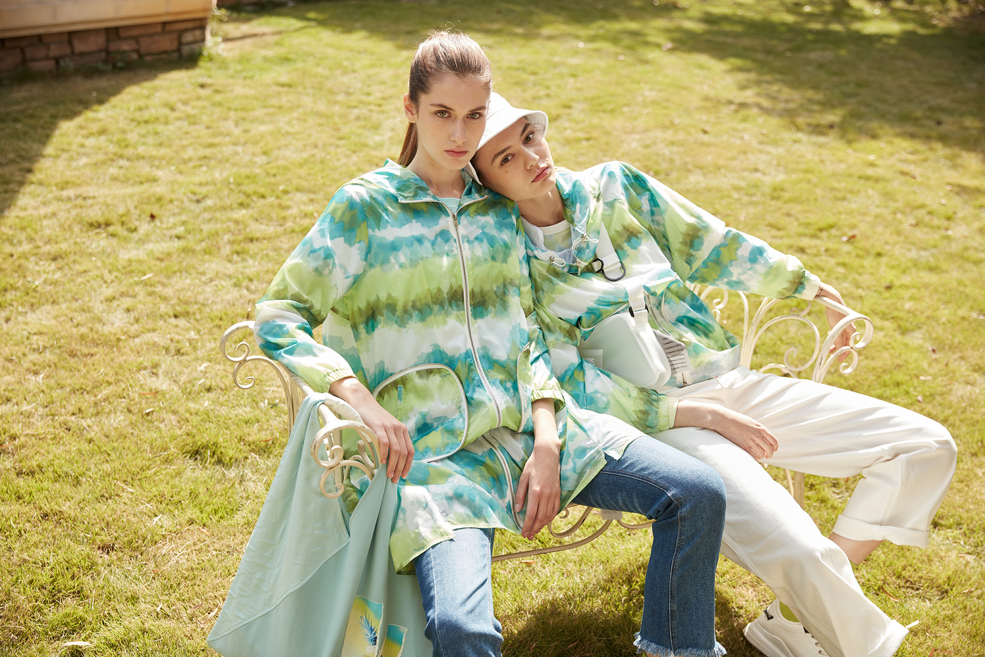 中国国际时装周将在京举办，看设计师李祖亮如何演绎姹寂美学