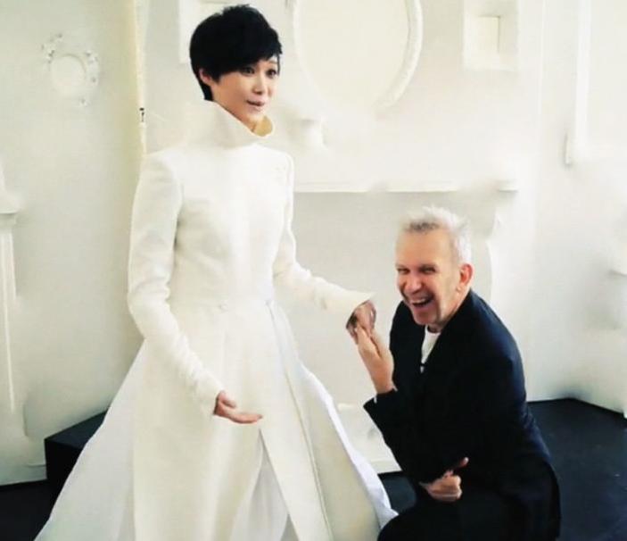 李宇春和刘雨昕私下关系,李宇春刘雨昕穿裙子