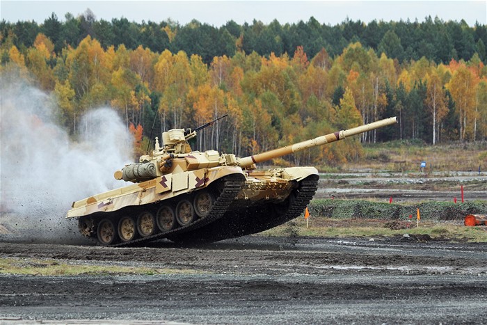 开坦克很威风吗,开坦克驰骋沙场