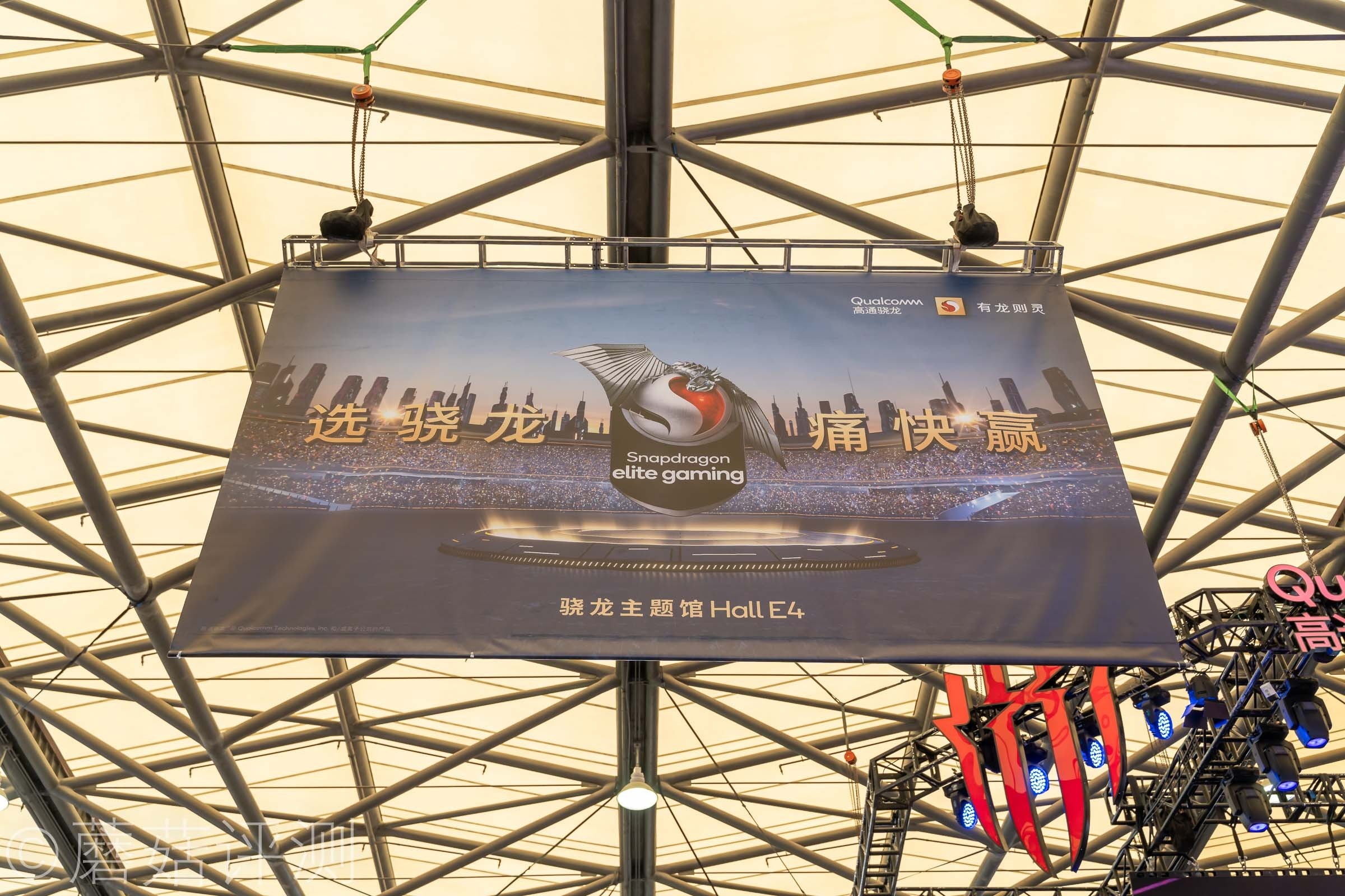 又有啥好玩的？蘑菇带你逛ChinaJoy2021，硬件、车和漂亮的小姐姐