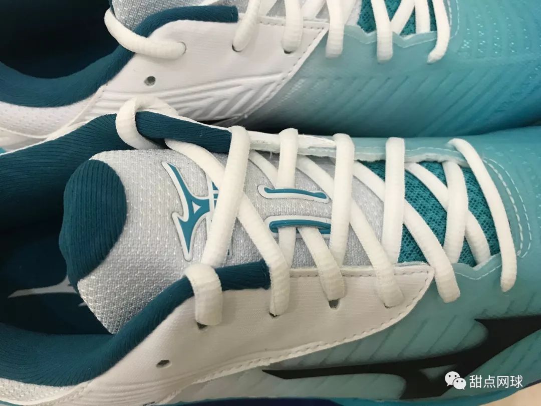 美津浓足球鞋wave系列评测,美津浓waveup足球鞋开箱测评