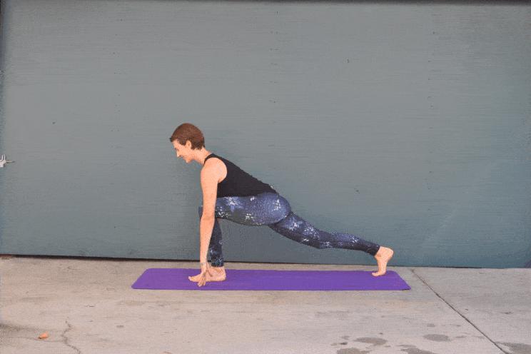 久坐瑜伽缓解腰部僵硬,缓解久坐腰痛的瑜伽动作