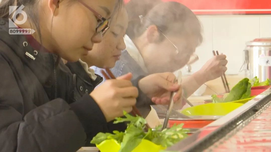 食堂4元成本的小火锅,小火锅一个人吃10元