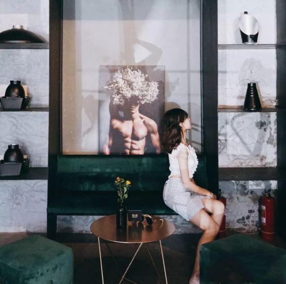 混血肌肉男模被“硬核阿姨”袭胸？她们做了我不敢做的事！