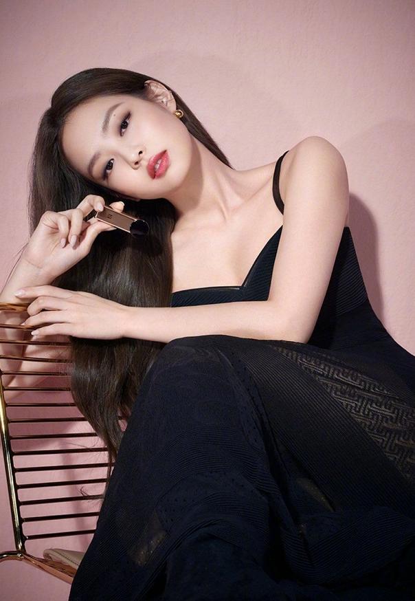 jennie紫色连衣裙蹦迪,jennie白色连衣裙造型